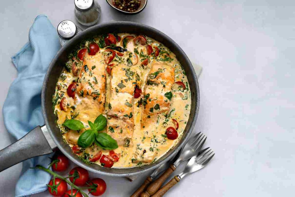 Ofenlachs mit Spinat und Tomaten