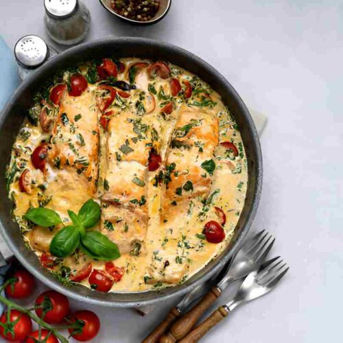 Ofenlachs mit Spinat und Tomaten