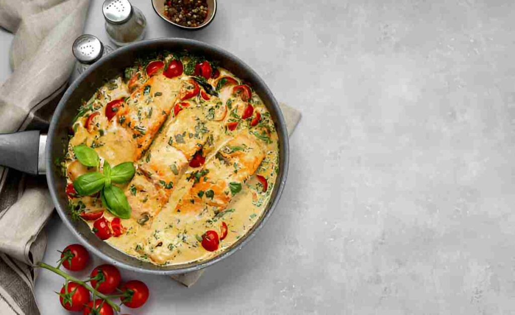 Ofenlachs mit Spinat und Tomaten