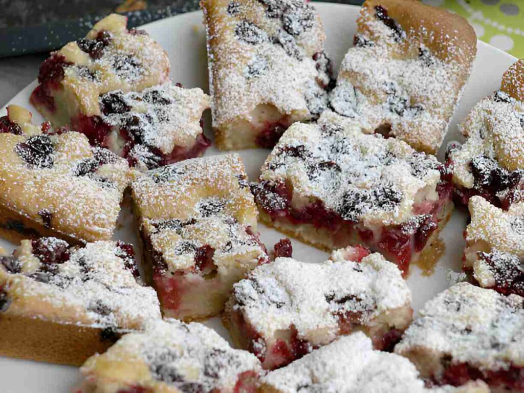Blitzkuchen mit Sauerkirschen