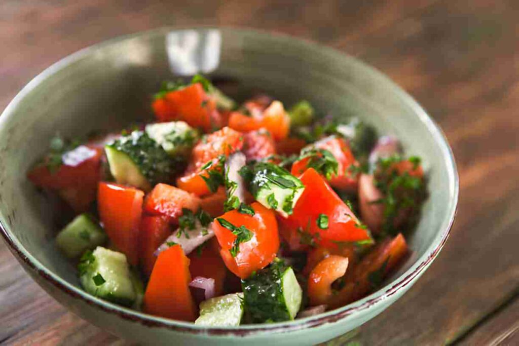 Tomaten-Gurken Salat