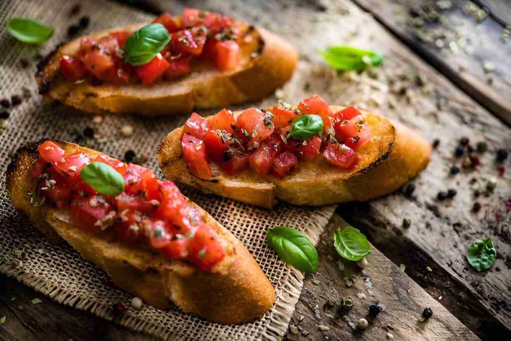 Bruschetta mit Tomaten und Knoblauchöl