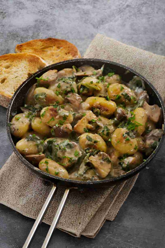 Cremige Gnocchi-Pilz-Pfanne
