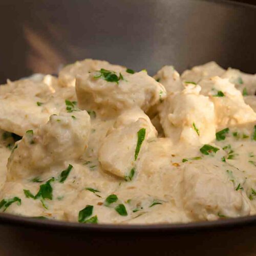 Keto Crockpot Hähnchen Alfredo