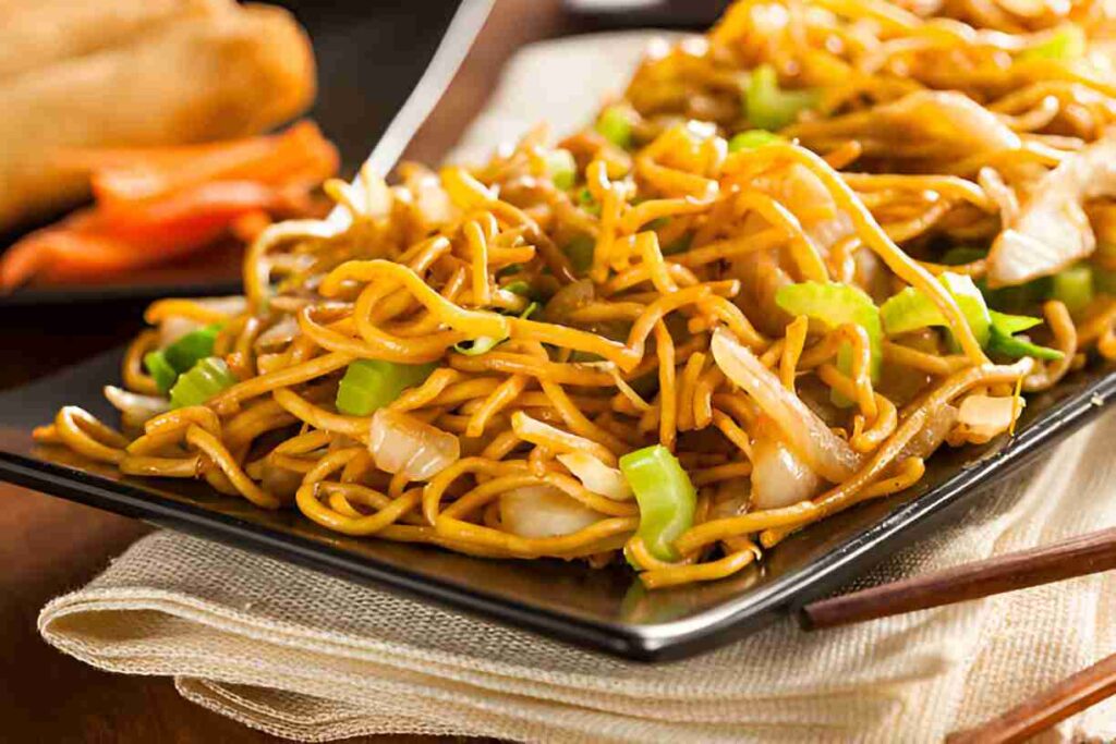 Chinesische Bratnudeln
