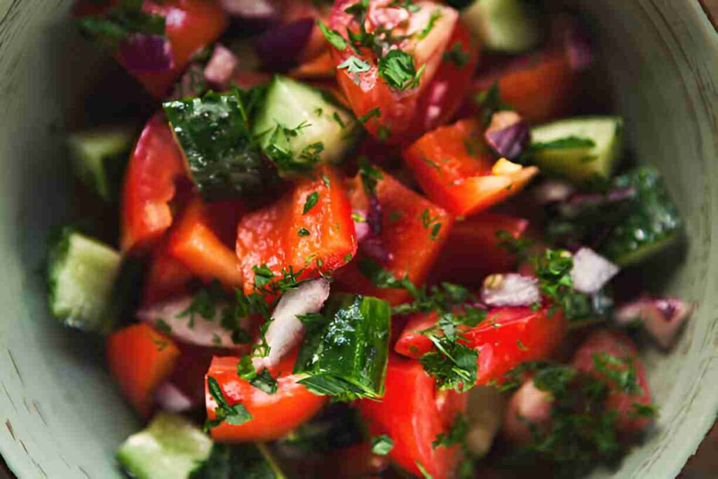 Tomaten-Gurken Salat