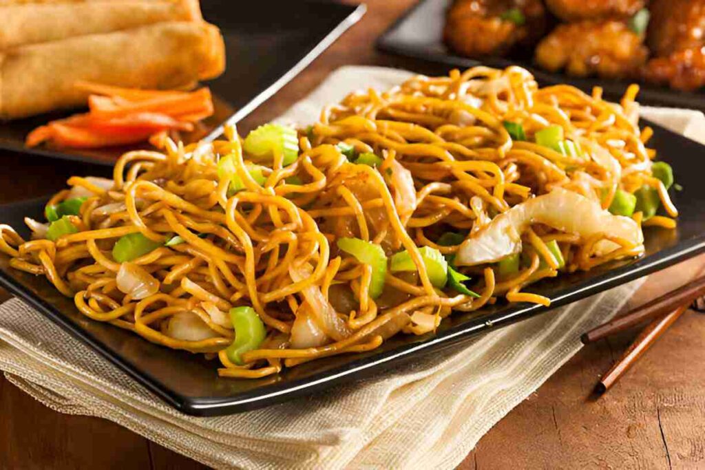 Chinesische Bratnudeln