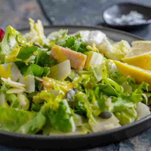 Grüner Salat mit Honig-Senf Dressing
