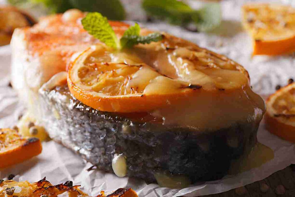 Gebackener Orangen-Lachs mit Honig-Senf-Glasur