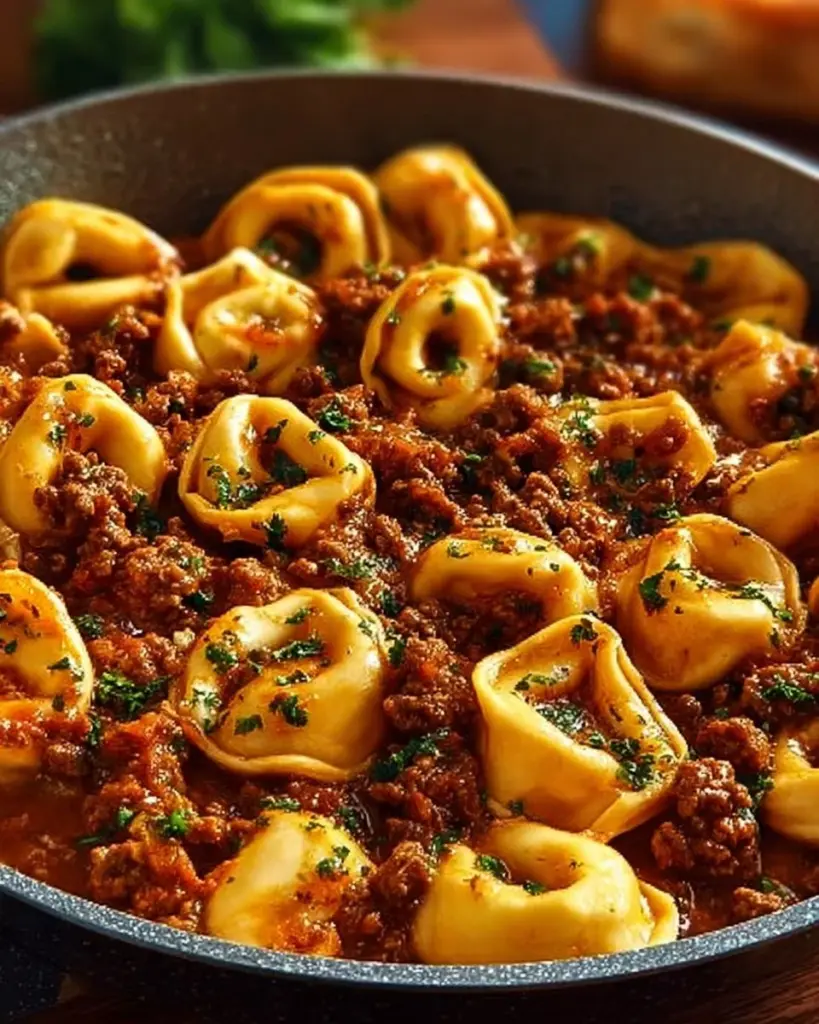 Tortellini Pfanne mit Hackfleisch und buntem Gemüse