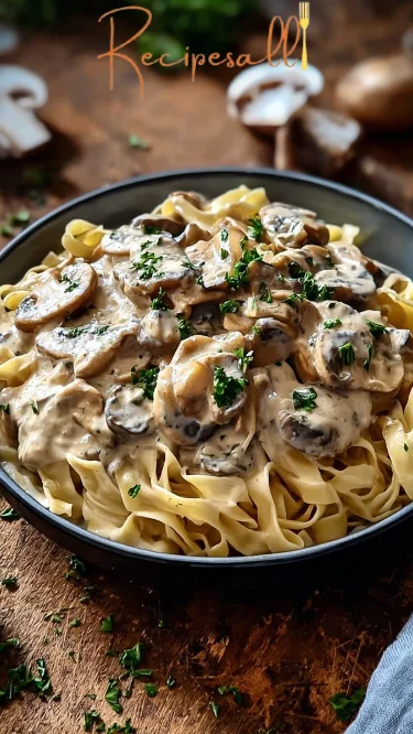 Cremige Hühnchen-Pilz-Stroganoff